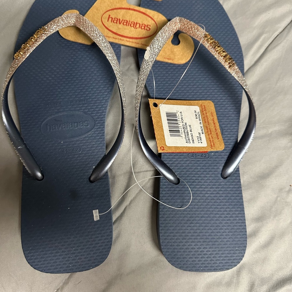 Brand new Havaianas slim square glitter sandal.